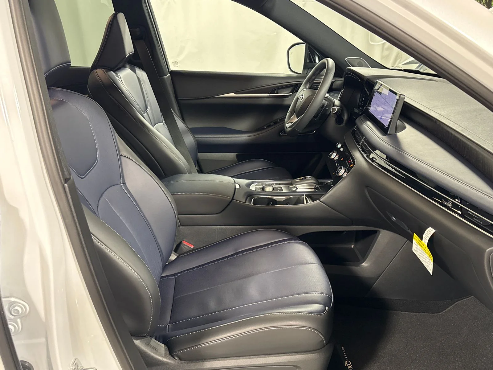 Certified Used 2026 White INFINITI SPORT image 31