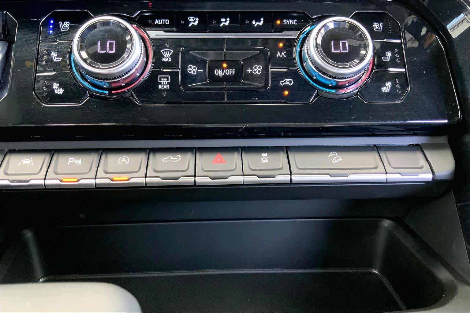 Used 2026 Summit White GMC AT4 image 34