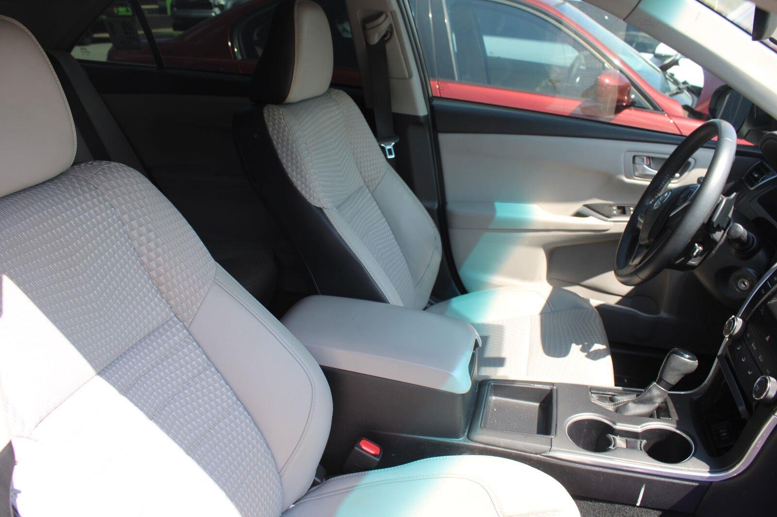 Used 2015 Super White Toyota LE image 4