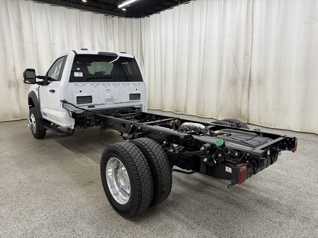 New 2026 Oxford White Ford F-550® XLT image 9