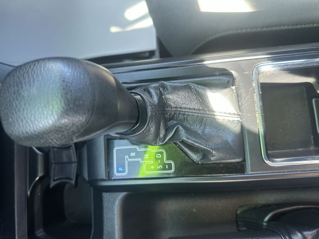 Used 2018 Silver Toyota SR image 26