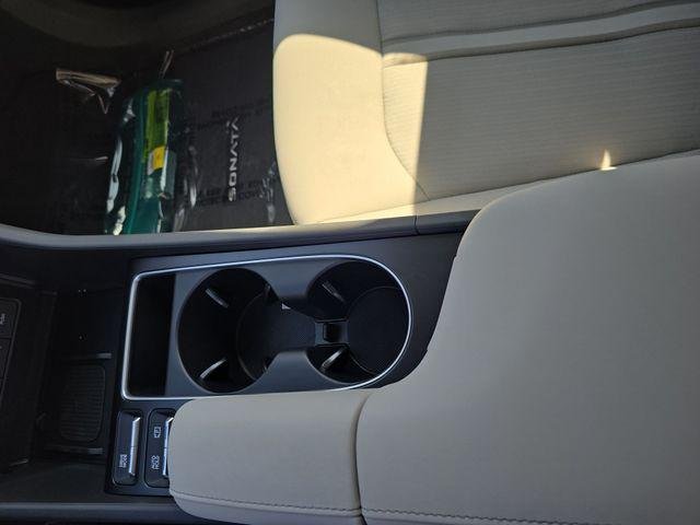 2025 Hyundai Sonata Hybrid SEL - Photo 20