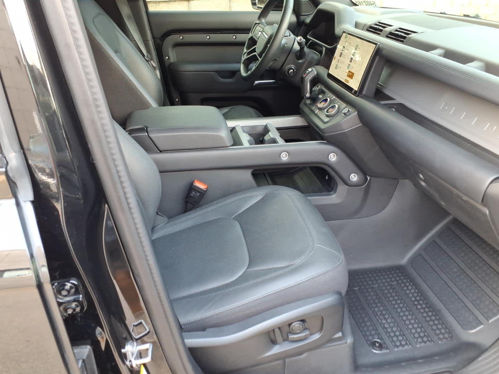 Certified Used 2025 Santorini Black Metallic Land Rover X image 10