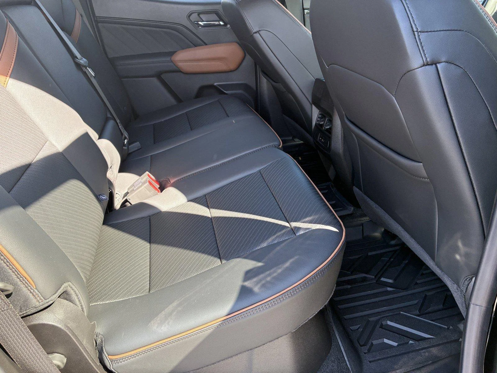 2026 GMC Canyon AT4 - Photo 11
