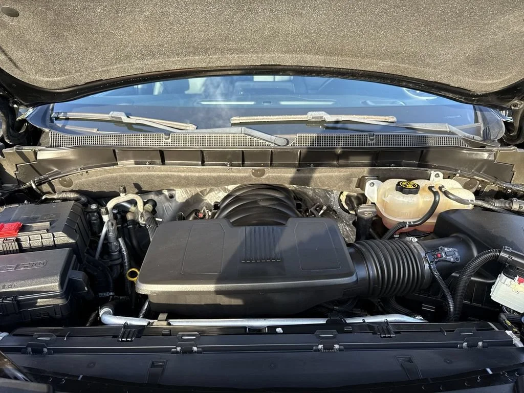 Used 2023 BLACK Chevrolet LT image 29