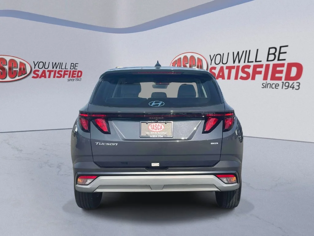 Certified Used 2025 Gray Hyundai SE image 7