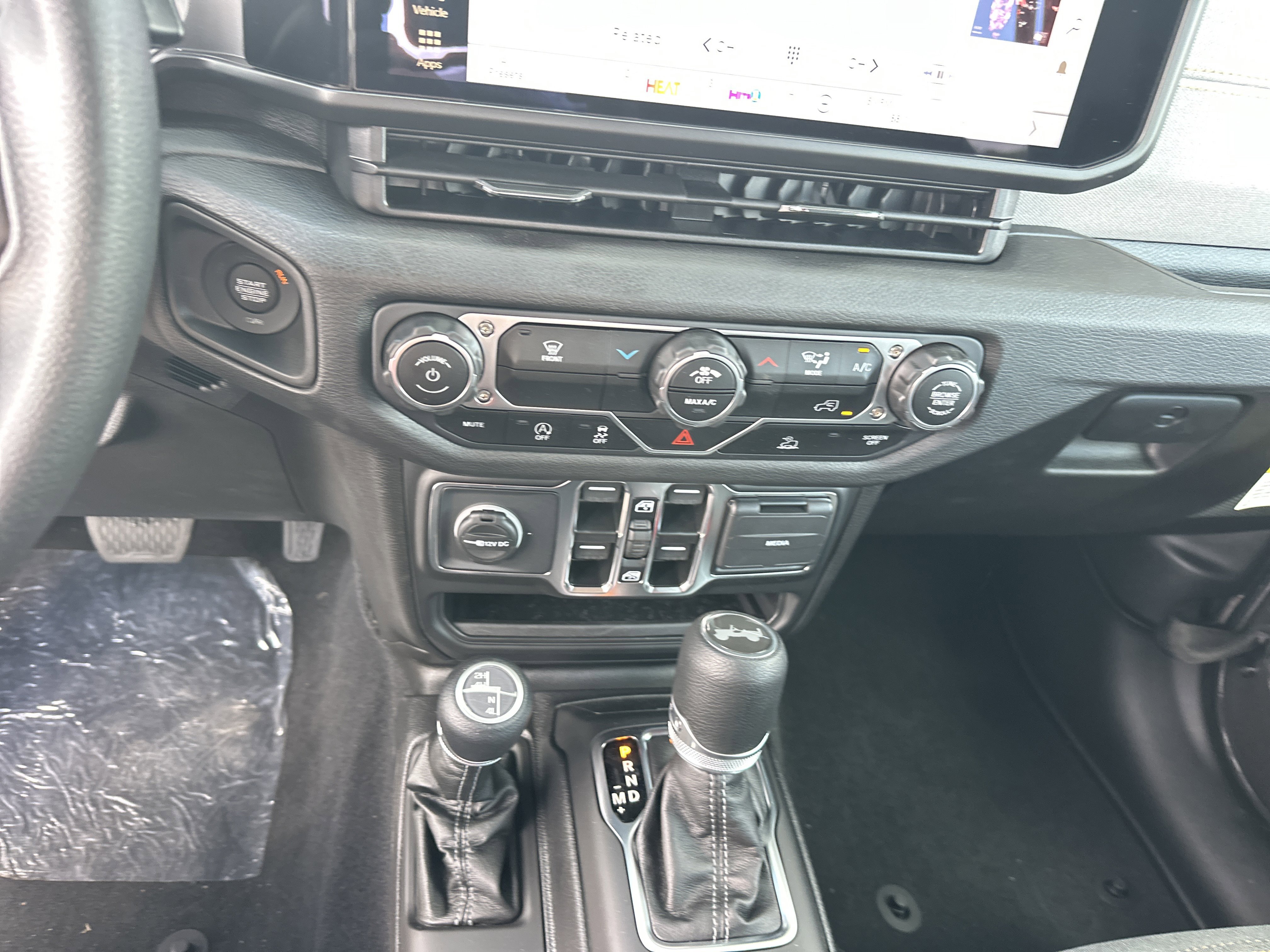 2025 Jeep Wrangler 4-Door Sport - Photo 30