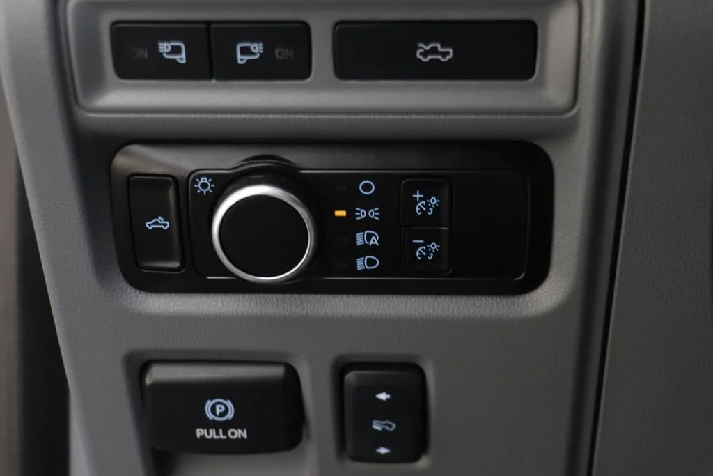 Used 2024 Avalanche Ford XLT image 8
