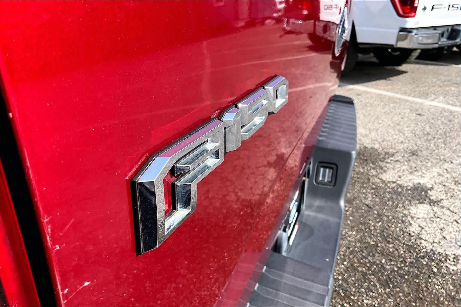 Used 2016 Ruby Red Metallic Tinted Clearcoat Ford XLT image 12