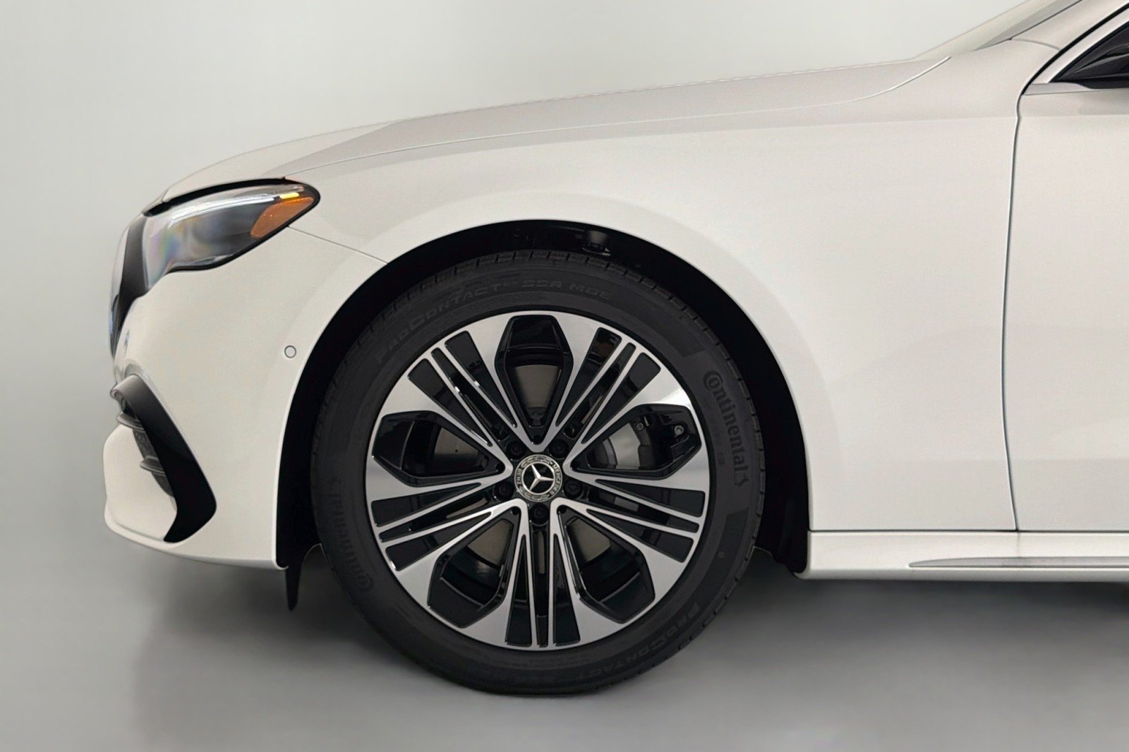 New 2027 Polar White Mercedes-Benz E 350 RWD Sedan image 9