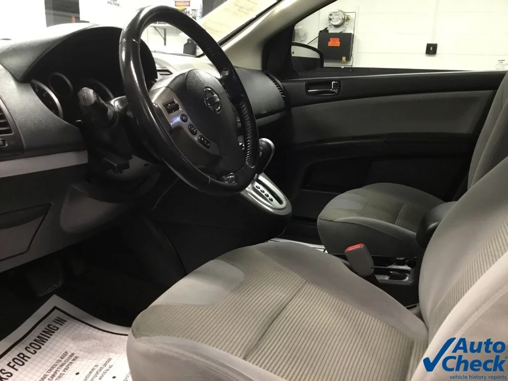 Used 2012 Black Nissan 2.0 SR image 22