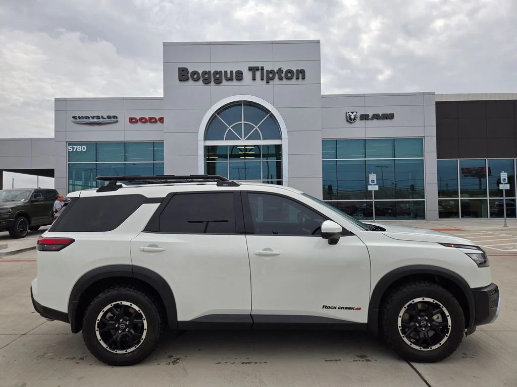 Used 2025 White Nissan Rock Creek image 2