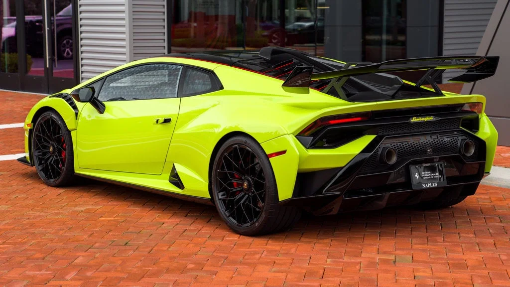 Used 2022 Verde Scandal Metallic Lamborghini Base image 5