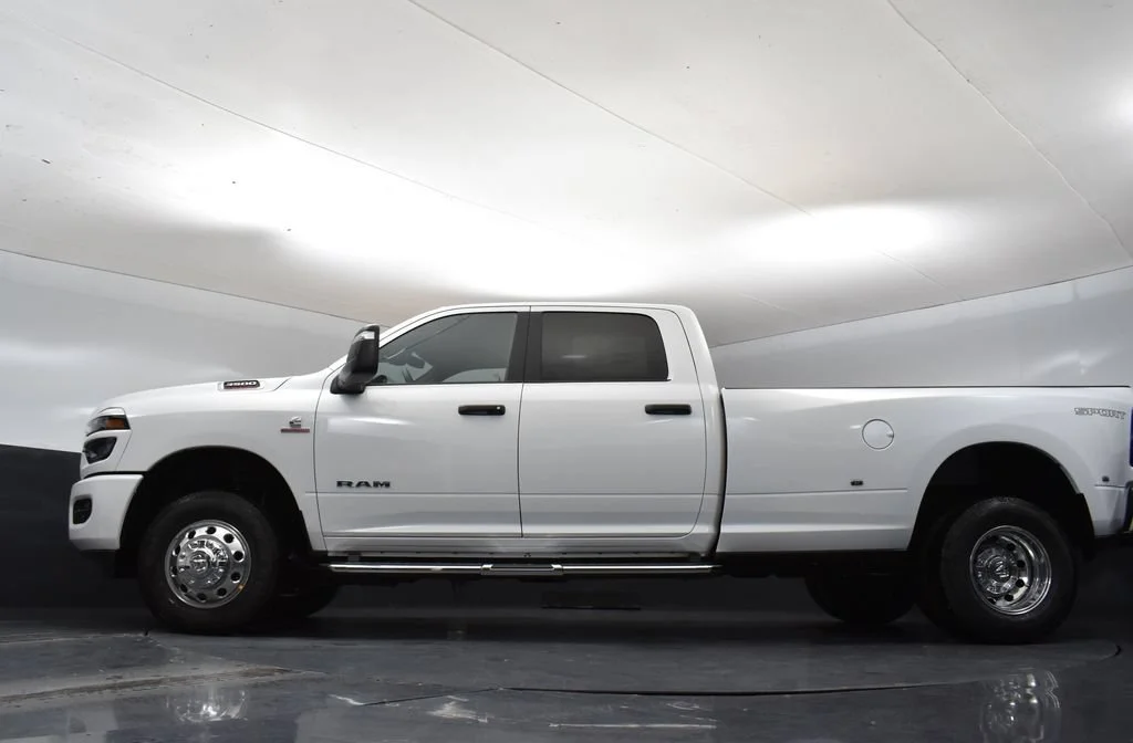 New 2026 Bright White Clear-Coat Exterior Paint RAM Big Horn image 46