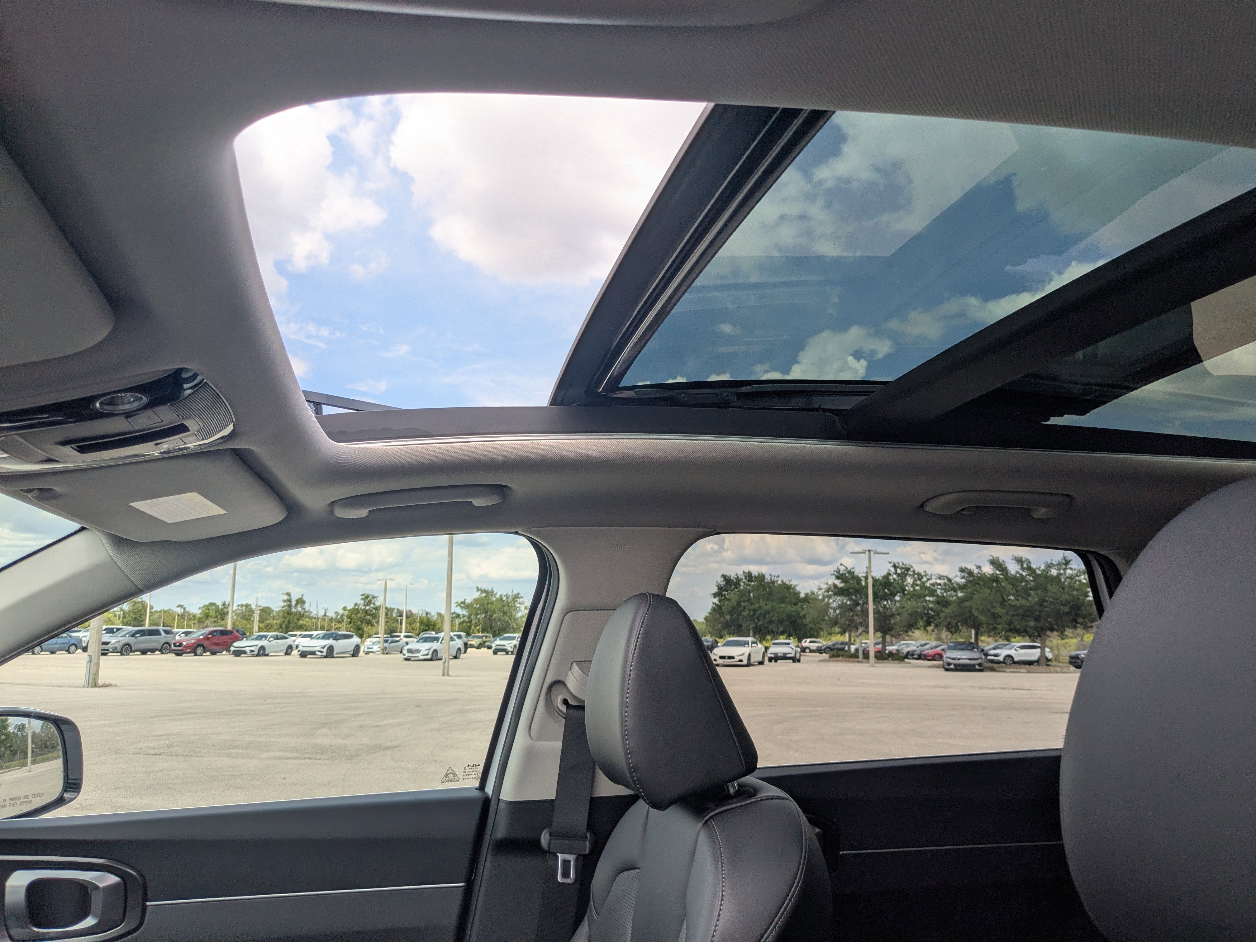 New 2026 Glacial White Pearl Kia S image 25