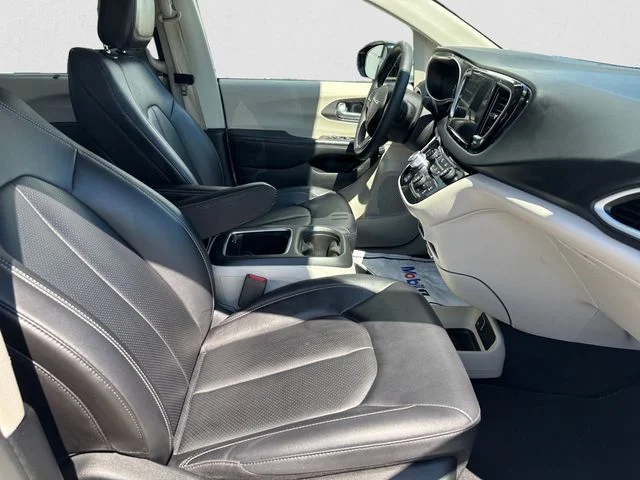 Used 2024 White Chrysler Touring L image 16