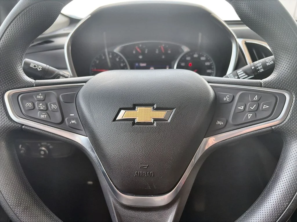 Used 2022 White Chevrolet LT image 21