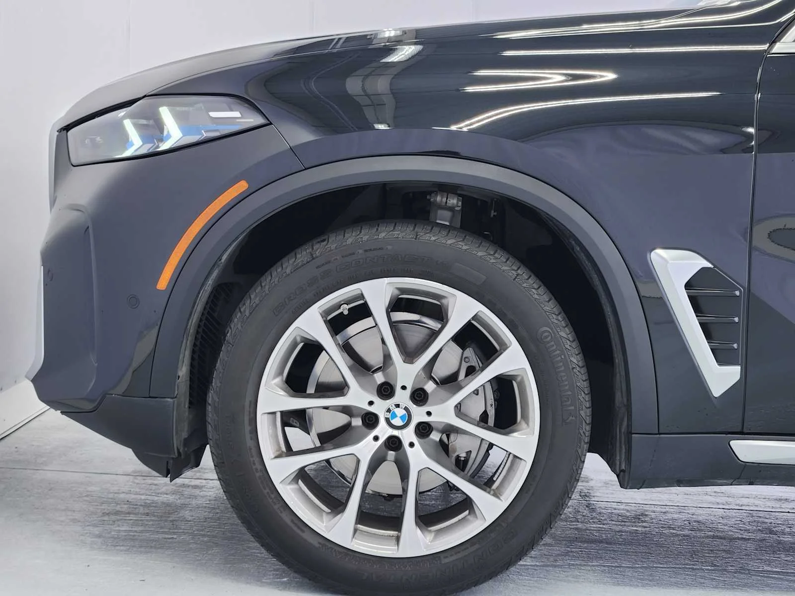 Certified Used 2024 Black Sapphire Metallic BMW xDrive40i image 6