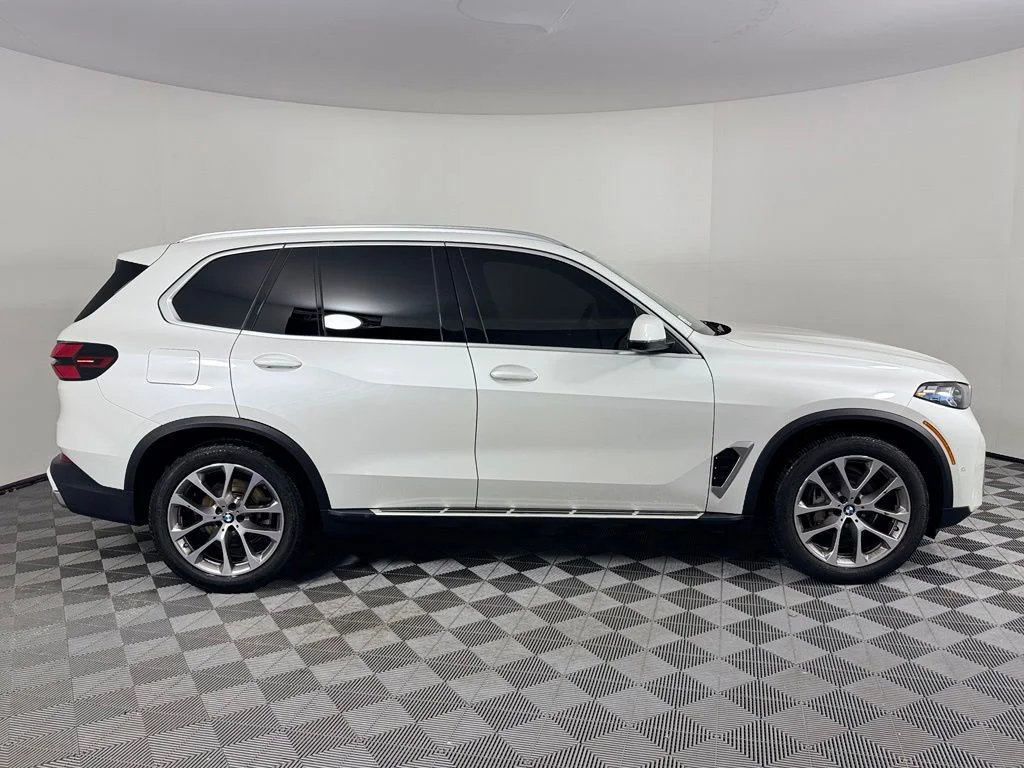 Certified Used 2025 Mineral White Metallic BMW xDrive40i image 4
