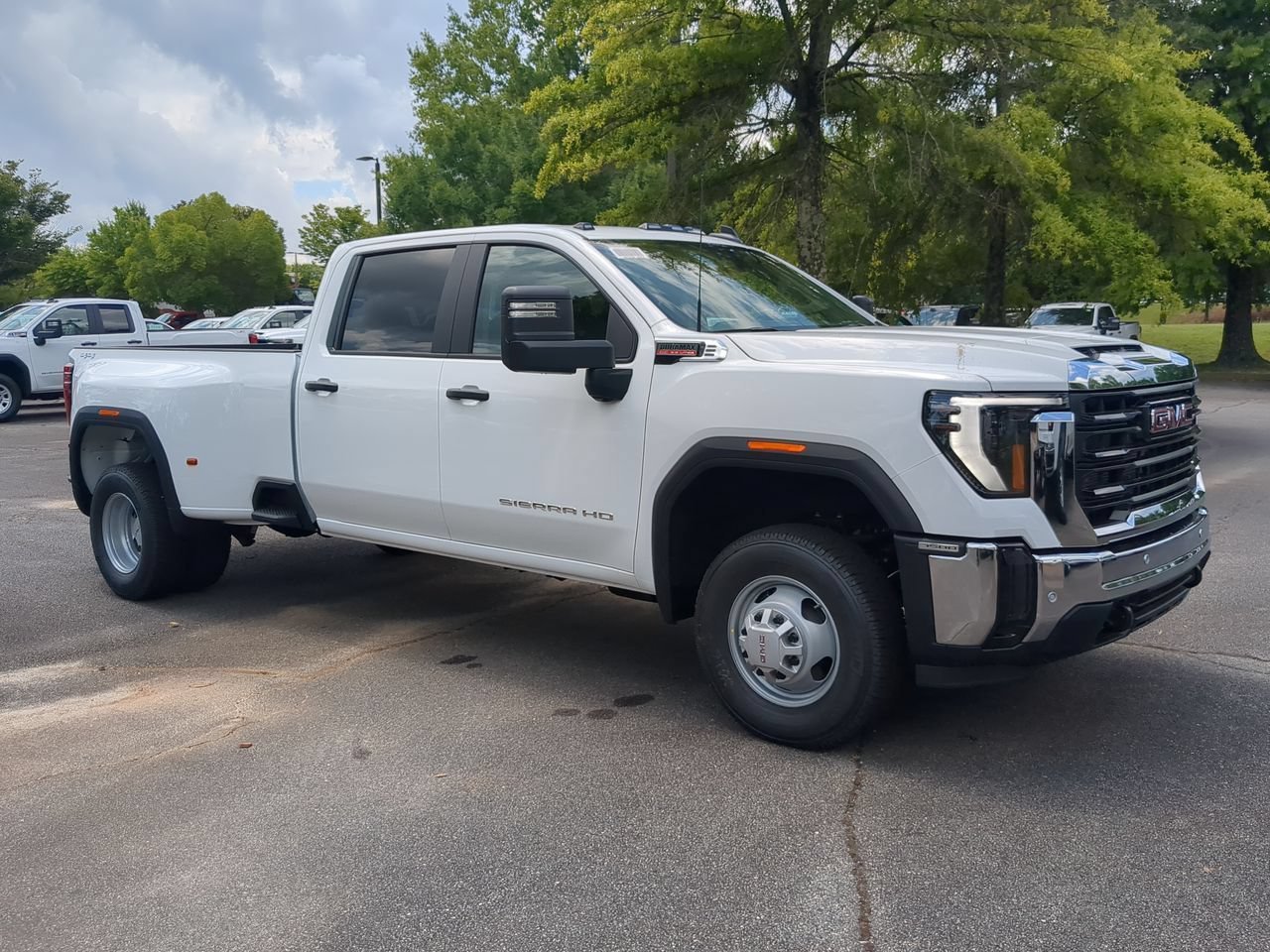 New 2026 Summit White GMC Pro DRW image 2