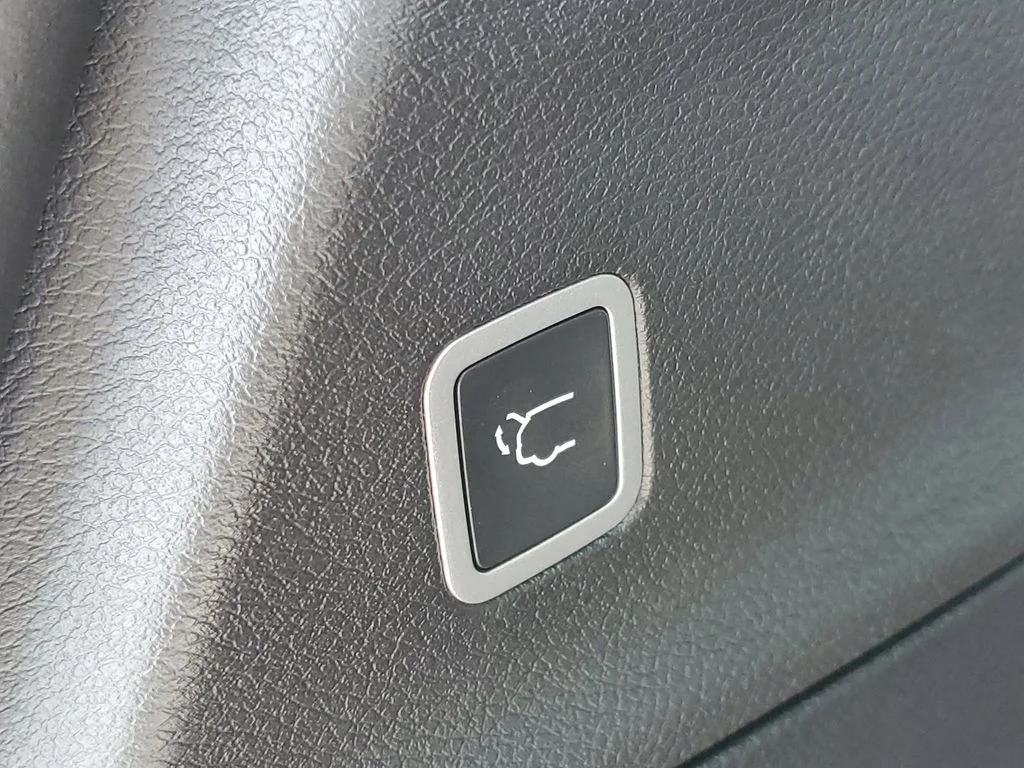 2026 Chrysler Pacifica Select - Photo 39