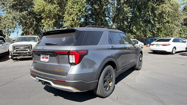 New 2026 Carbonized Gray Metallic Ford Tremor® image 36