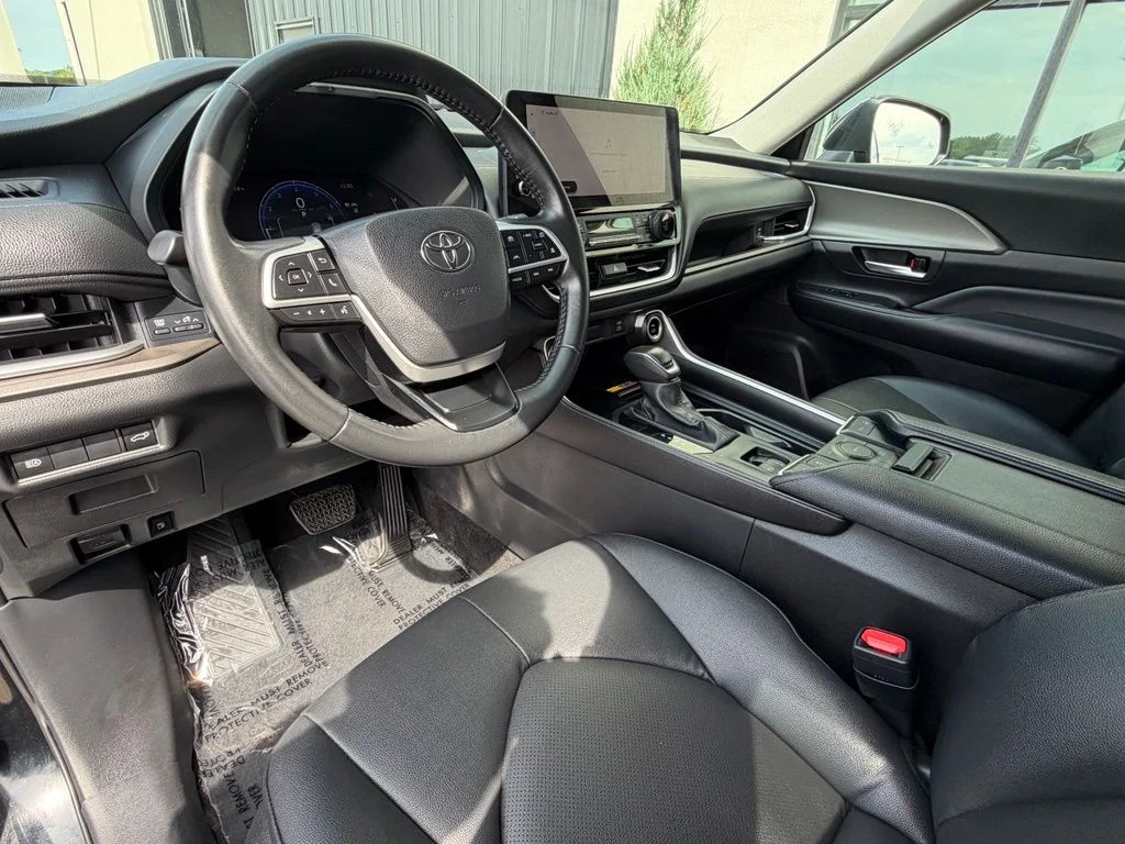 Used 2025 Black Toyota XLE image 11