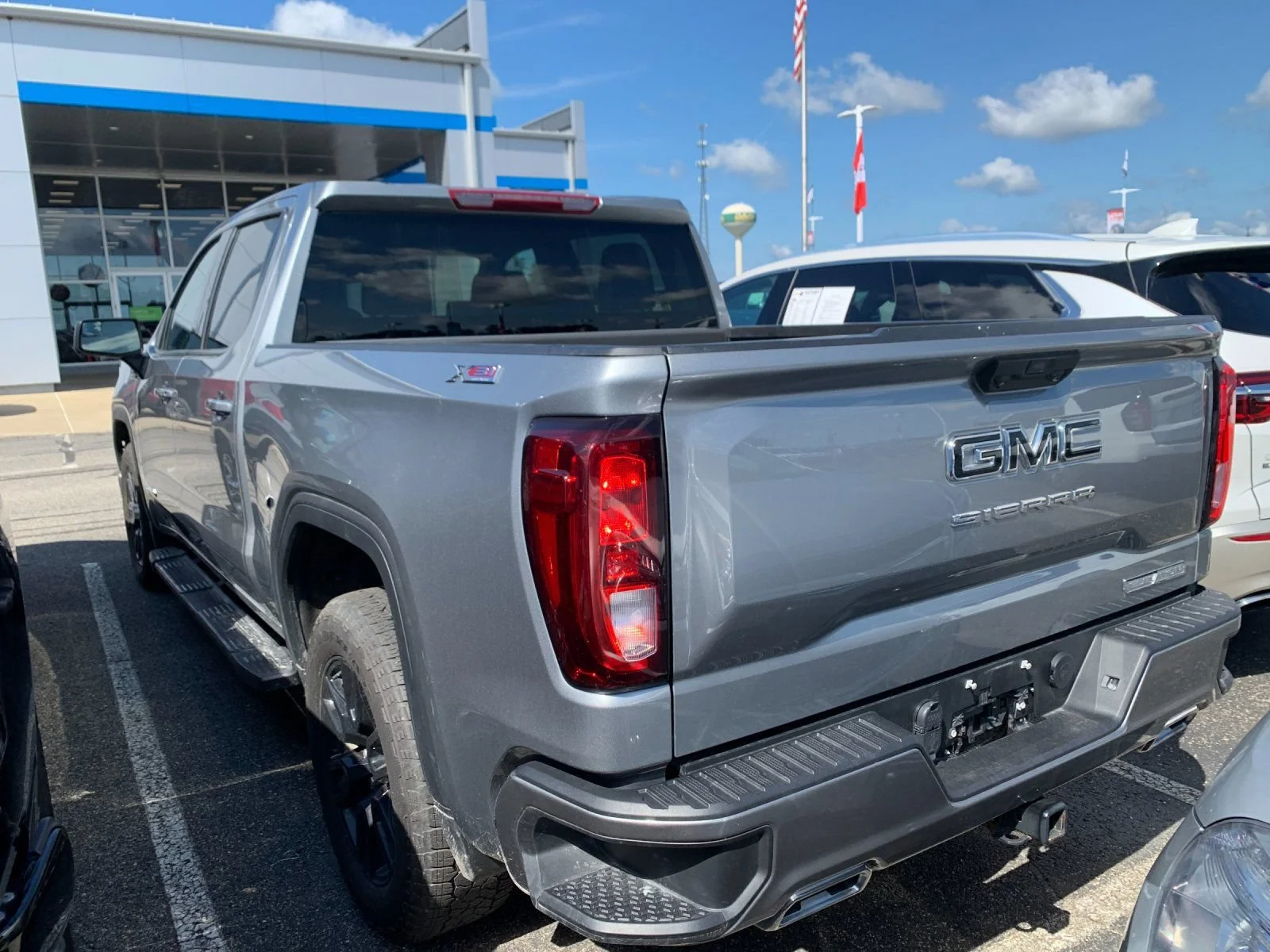 Used 2024 Sterling Metallic GMC Elevation image 3