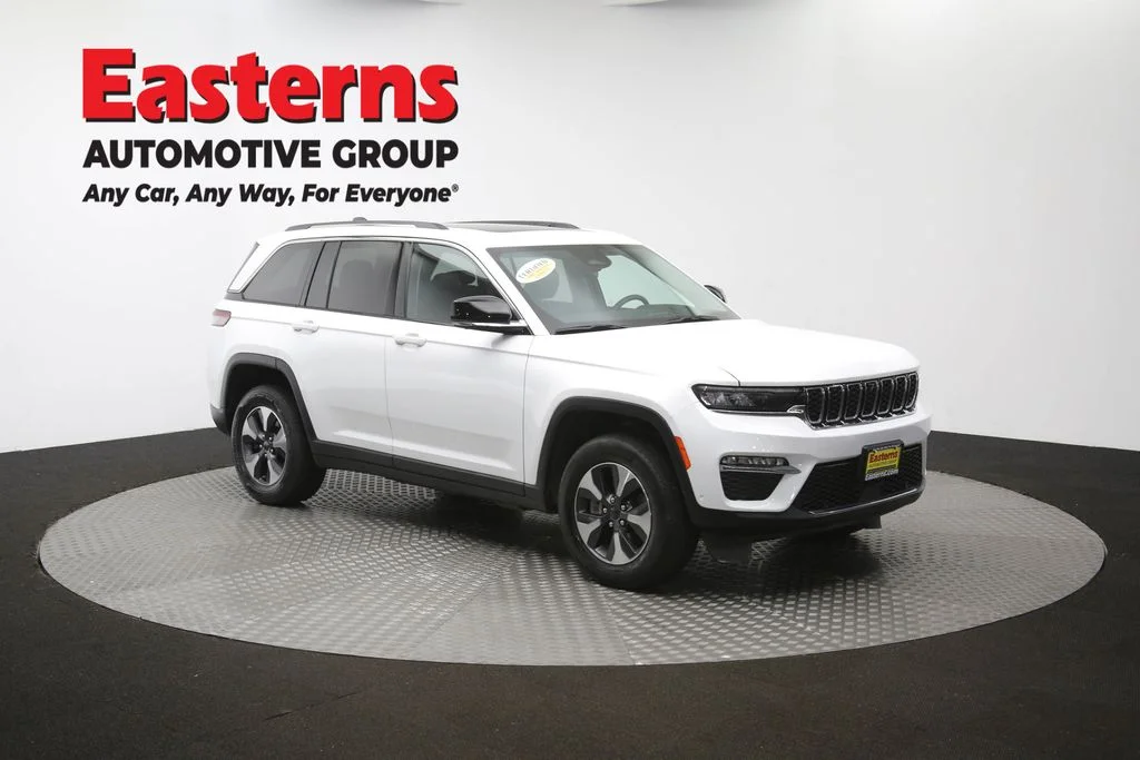 Used 2022 White Jeep 4xe image 53