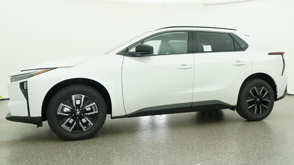 New 2026 Wind Chill Pearl Toyota XLE image 18