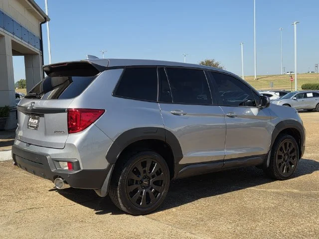 Used 2023  Honda EX-L image 4