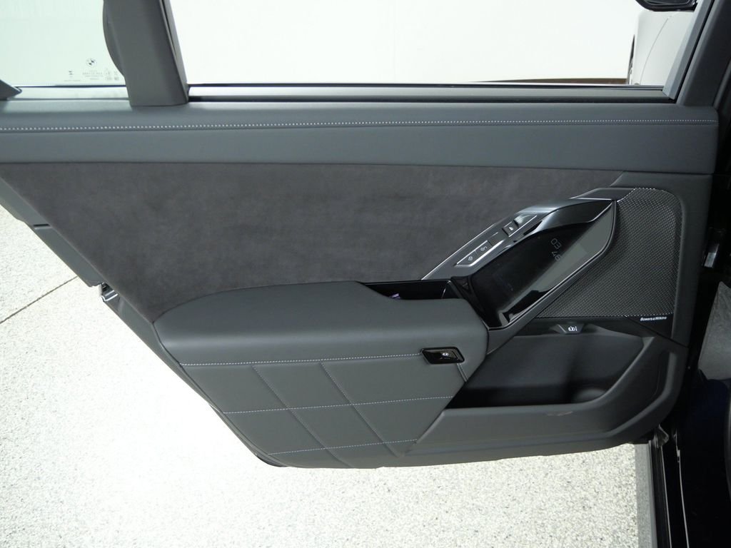New 2027 Carbon Black Metallic BMW  image 30