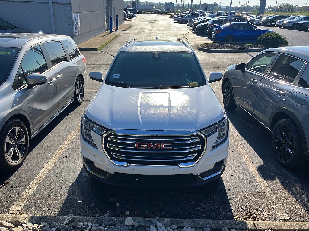 Used 2022 Summit White GMC SLT image 8