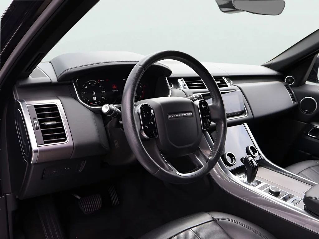Used 2018 Narvik Black Land Rover HSE image 18