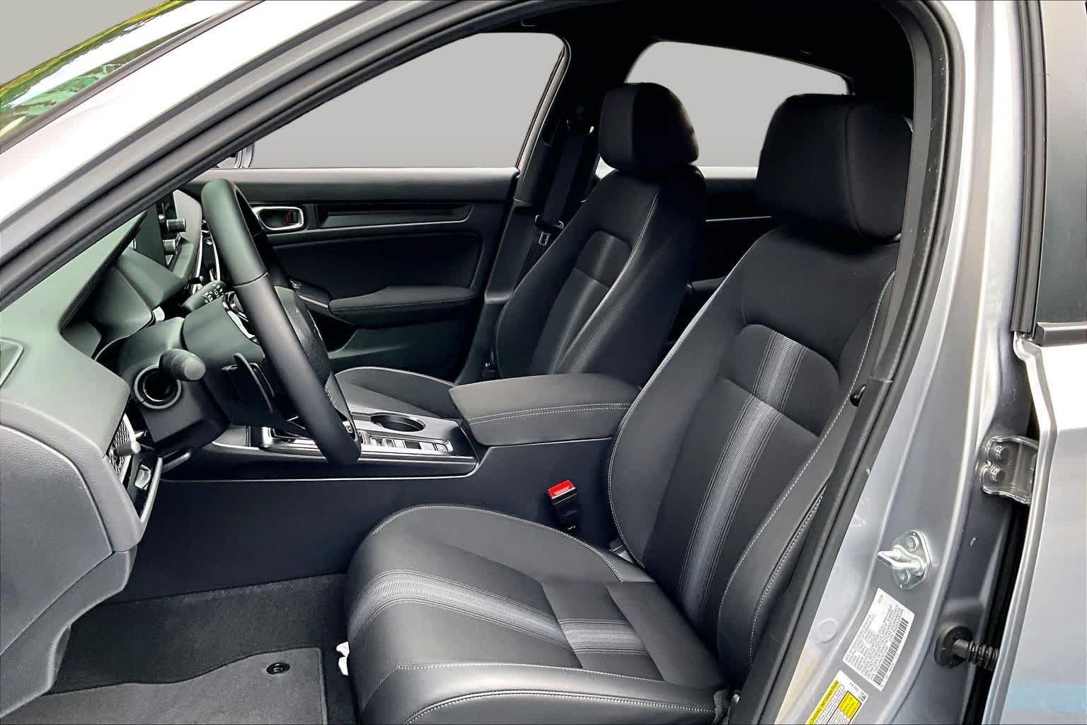 2026 Honda Civic Hatchback Sport - Photo 8