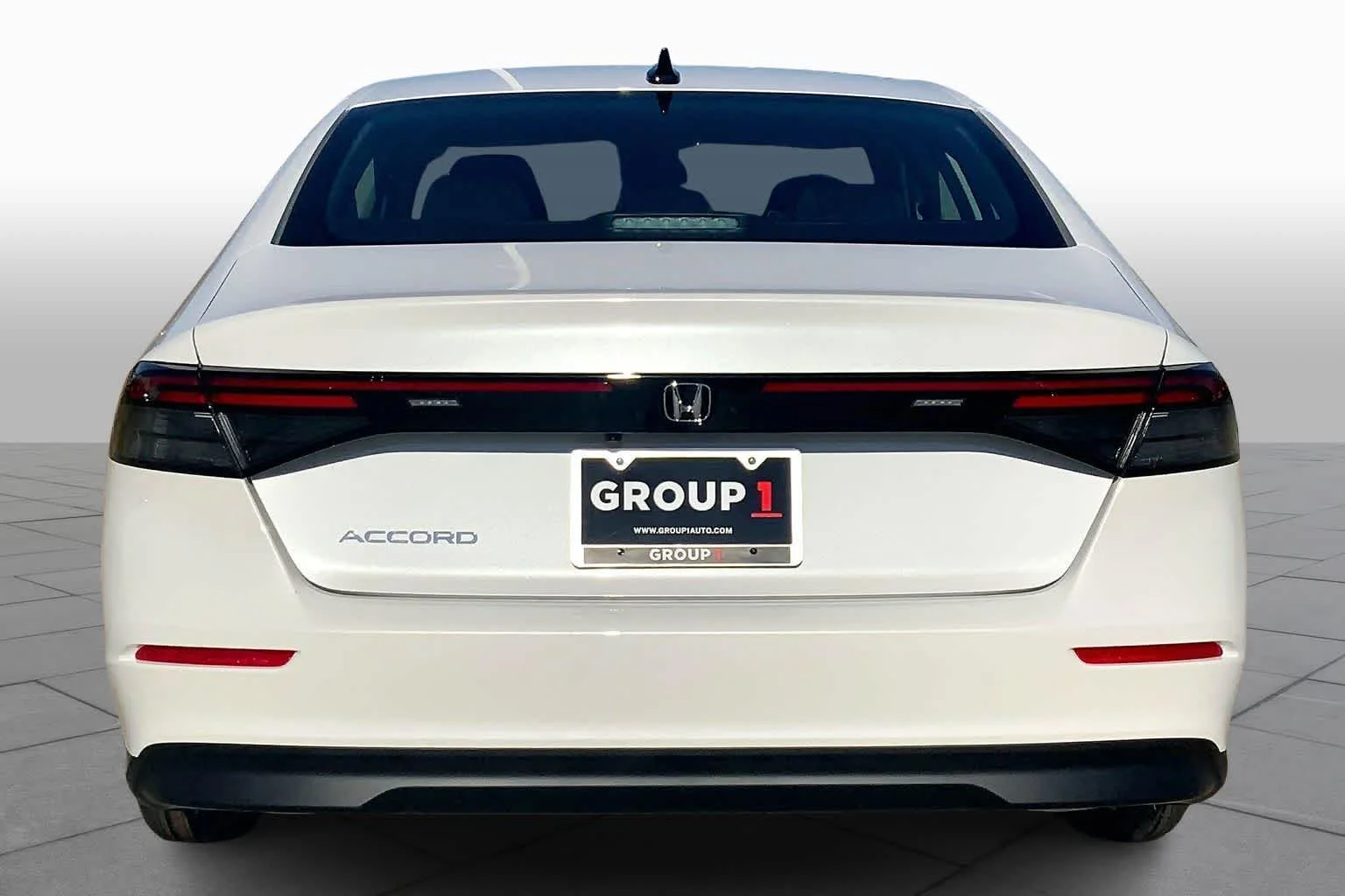 New 2026 Platinum White Pearl Honda SE image 4