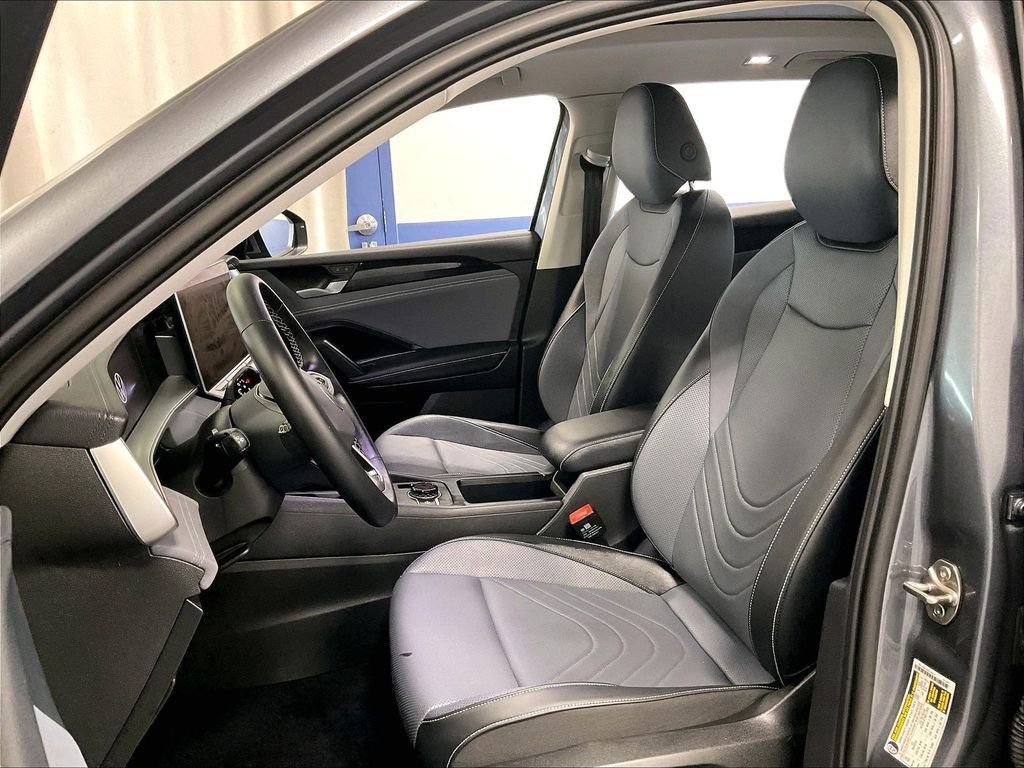 Certified Used 2025 Gray Volkswagen 2.0T SE image 10