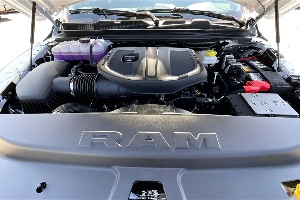 New 2026 Bright White Clear-Coat Exterior Paint RAM Big Horn/Lone Star image 9