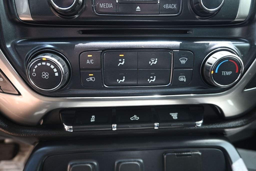 Used 2019 Summit White Chevrolet LT image 23