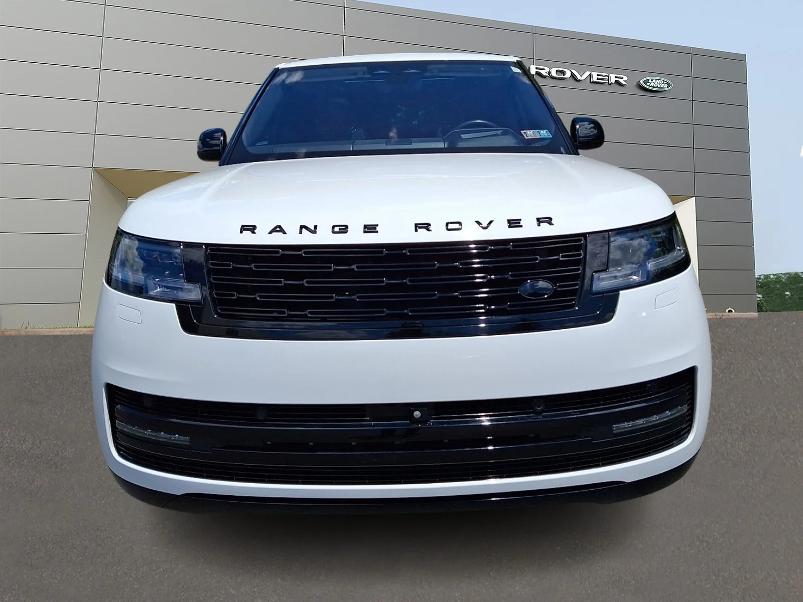Certified Used 2023 Fuji White - 1AA Land Rover Autobiography image 8