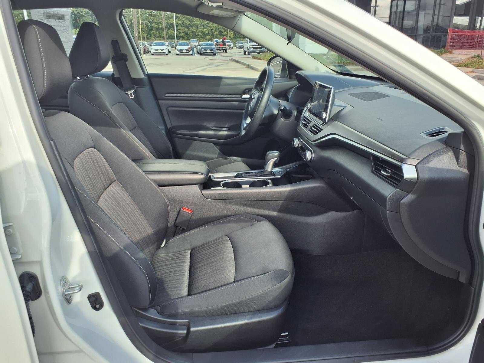 2024 Nissan Altima 2.5 SV White at Robbins Nissan