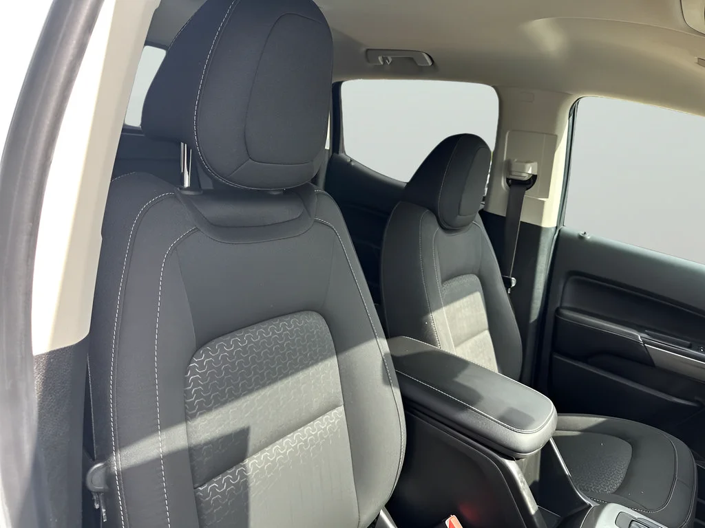 Used 2022 Summit White GMC Elevation image 41