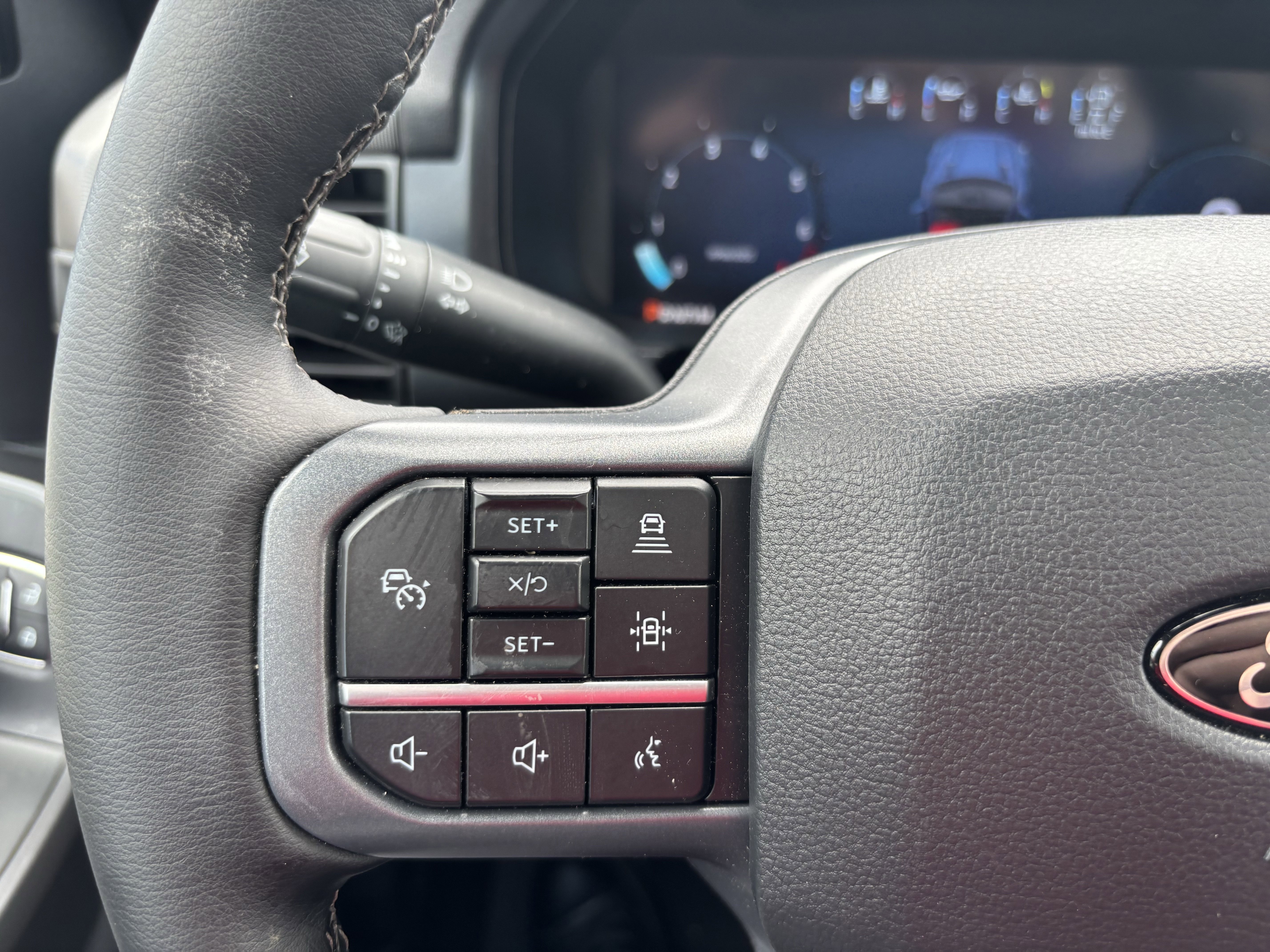 Used 2025 Black Ford LARIAT image 19