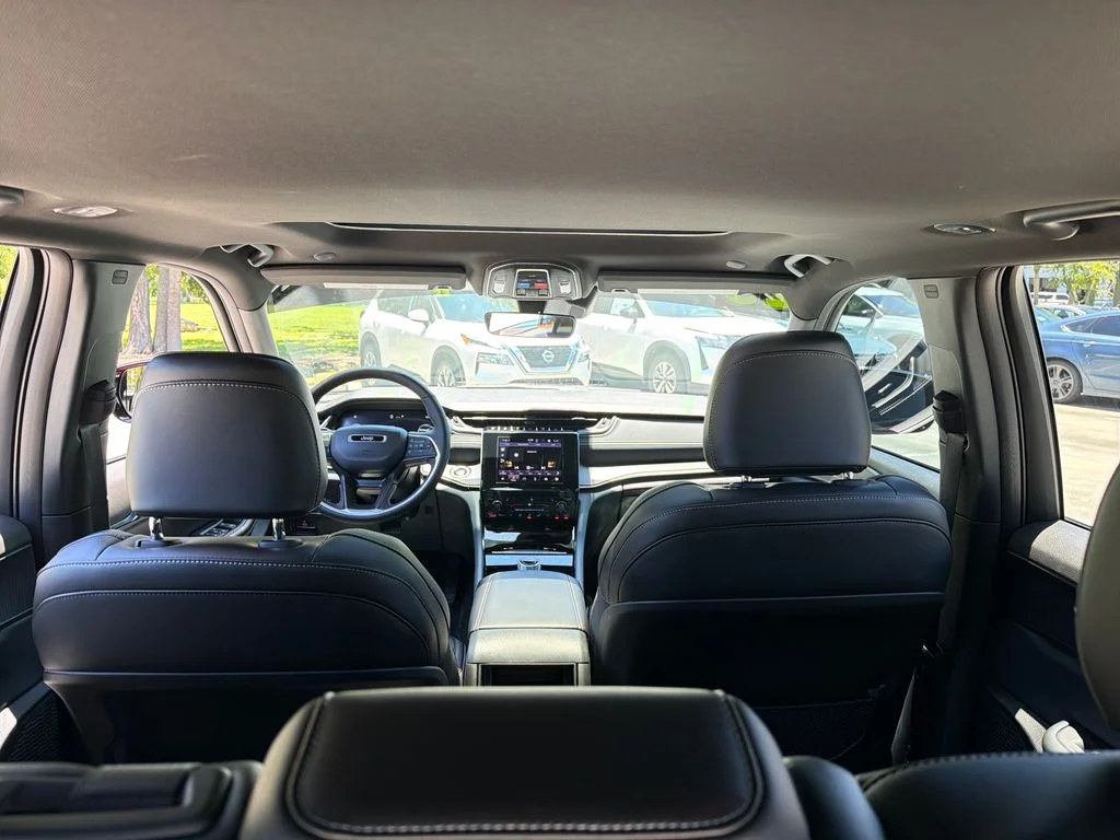 Used 2025 Red Jeep Altitude X image 35