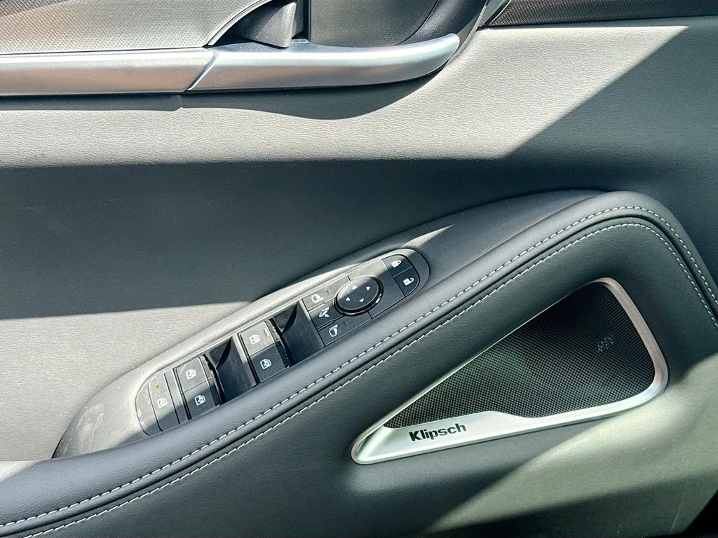 New 2027 GRAPHITE SHADOW INFINITI Luxe FWD image 18
