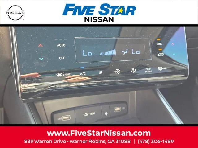 Used 2023 Black Hyundai SE image 25