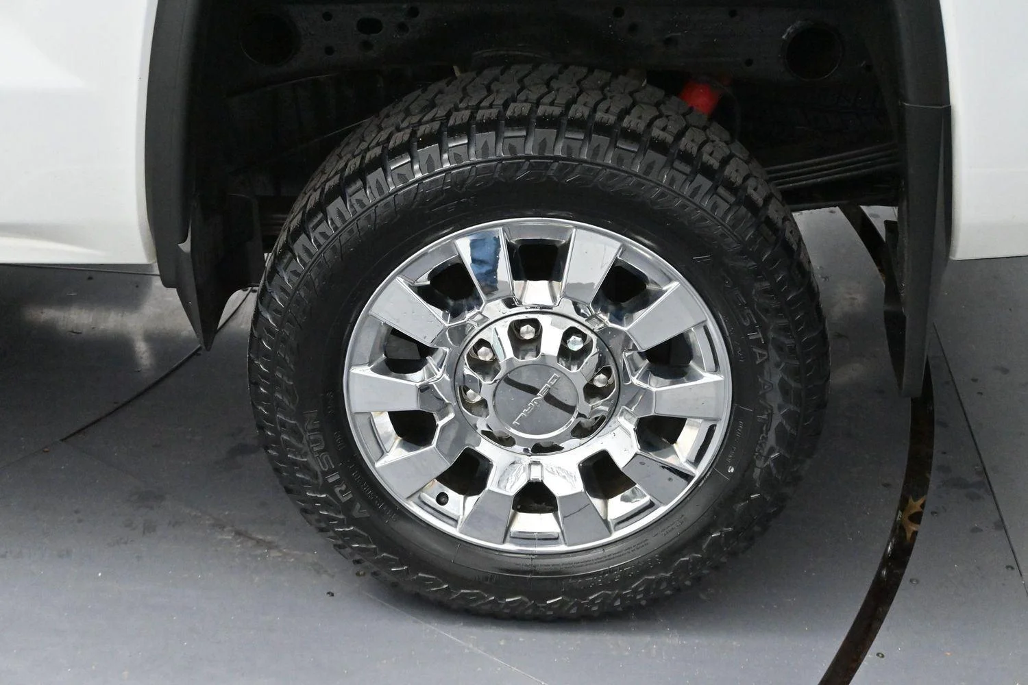 Used 2019 Summit White GMC Denali image 31
