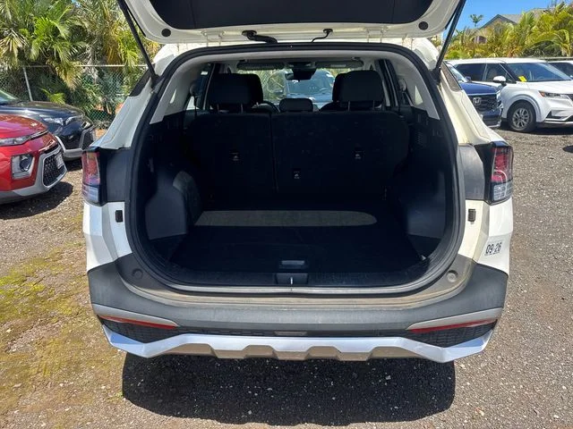 Certified Used 2023 White Kia LX image 19