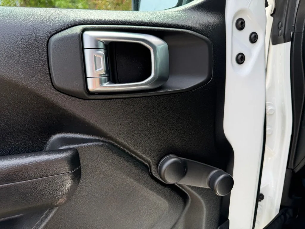 Used 2023 White/off-white Jeep Willys image 13