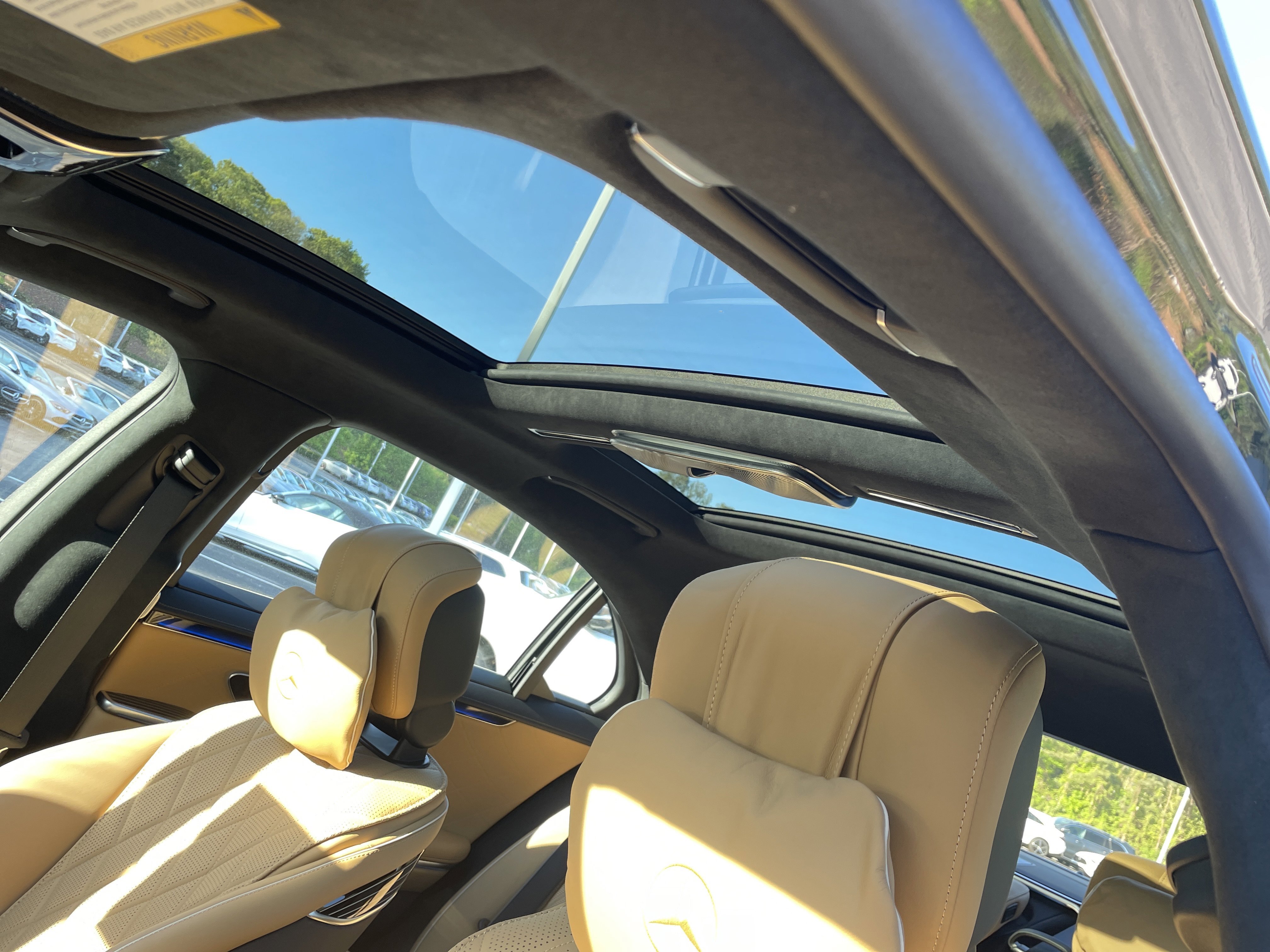 New 2026 MANUFAKTUR Exclusive Allanite Green Metallic Mercedes-Benz S 580 4MATIC® Sedan image 20